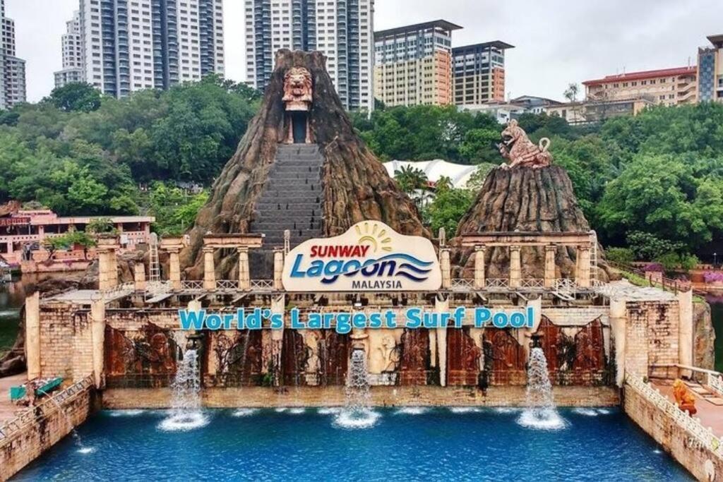 Elegant Homes 9Pax 5Bed Sunway Pyramid-Lagoon 2 Car Park 八打灵再也 外观 照片