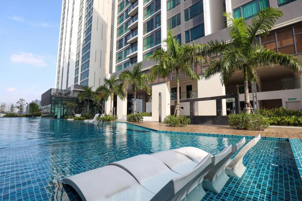 Elegant Homes 9Pax 5Bed Sunway Pyramid-Lagoon 2 Car Park 八打灵再也 外观 照片