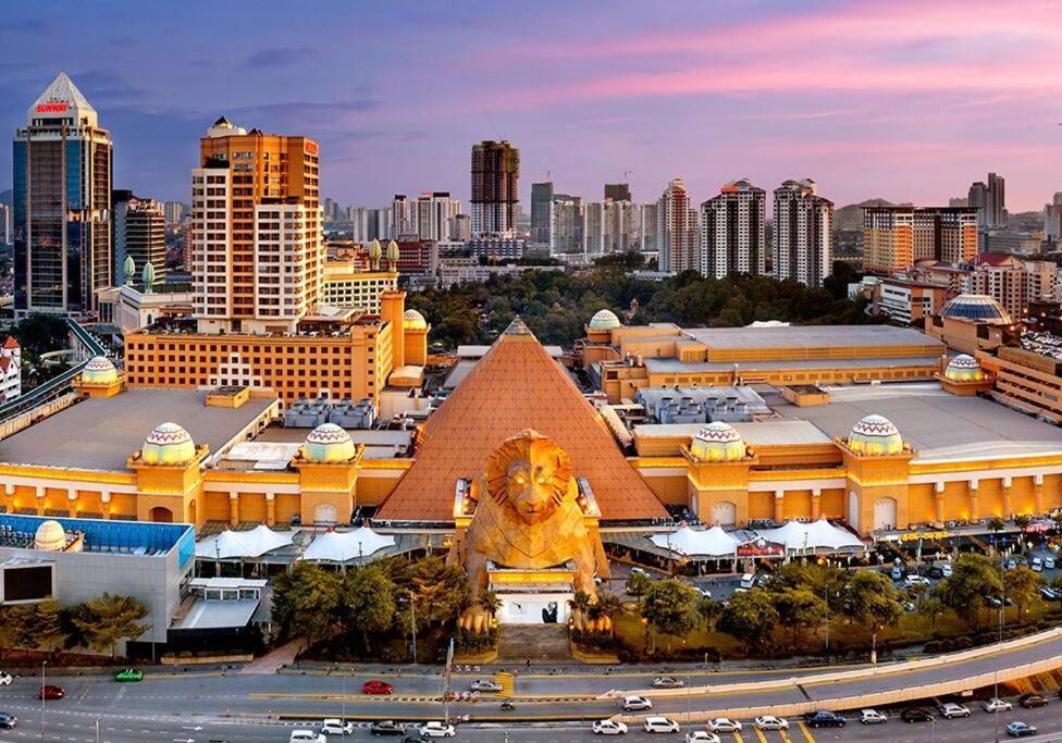 Elegant Homes 9Pax 5Bed Sunway Pyramid-Lagoon 2 Car Park 八打灵再也 外观 照片